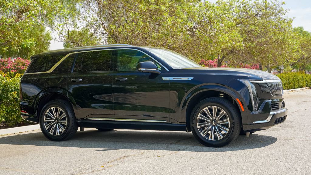 New 2026 Cadillac Escalade IQL Luxury image 7