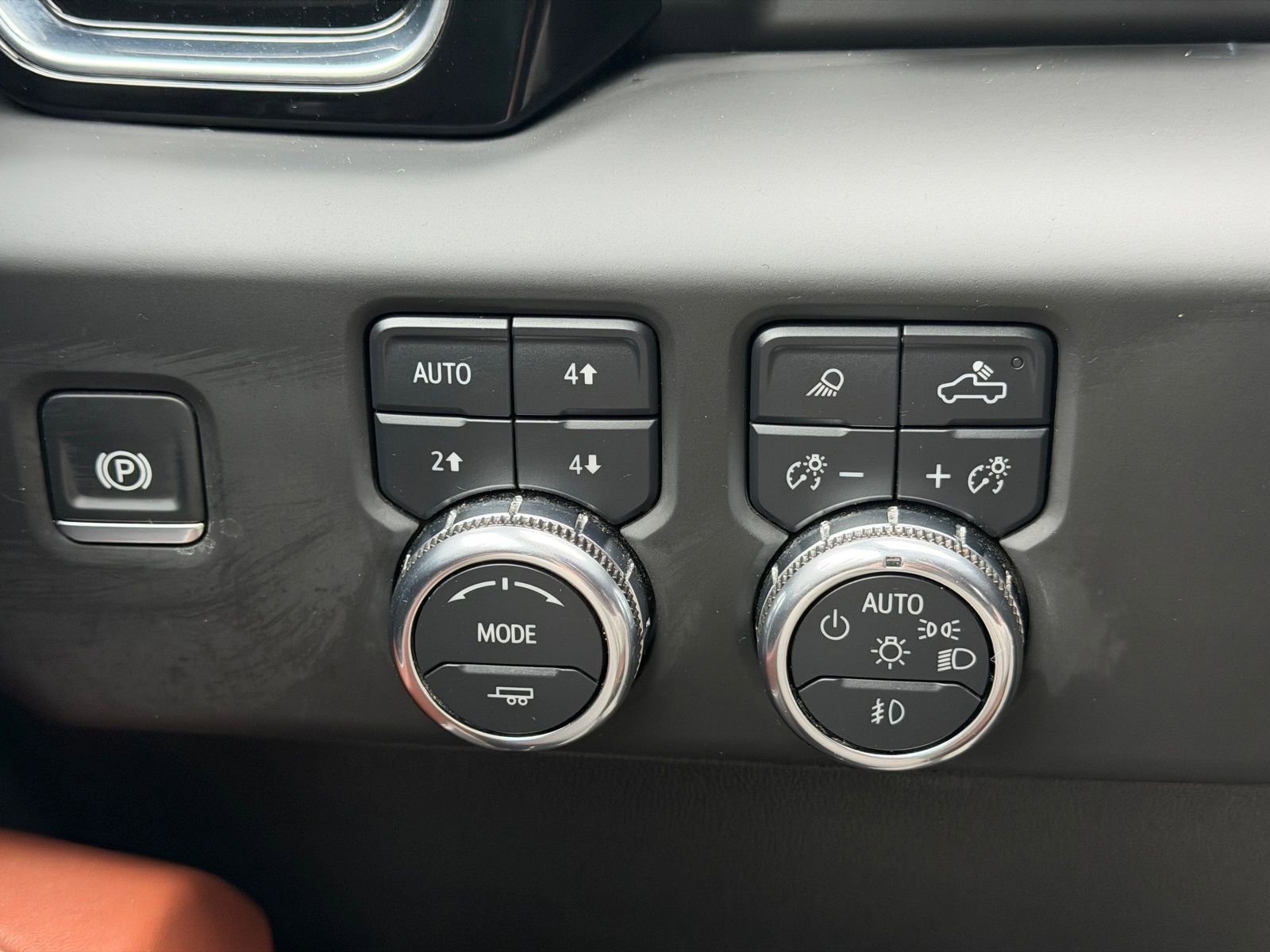 Used 2025 GMC Sierra 2500 Denali Ultimate image 10