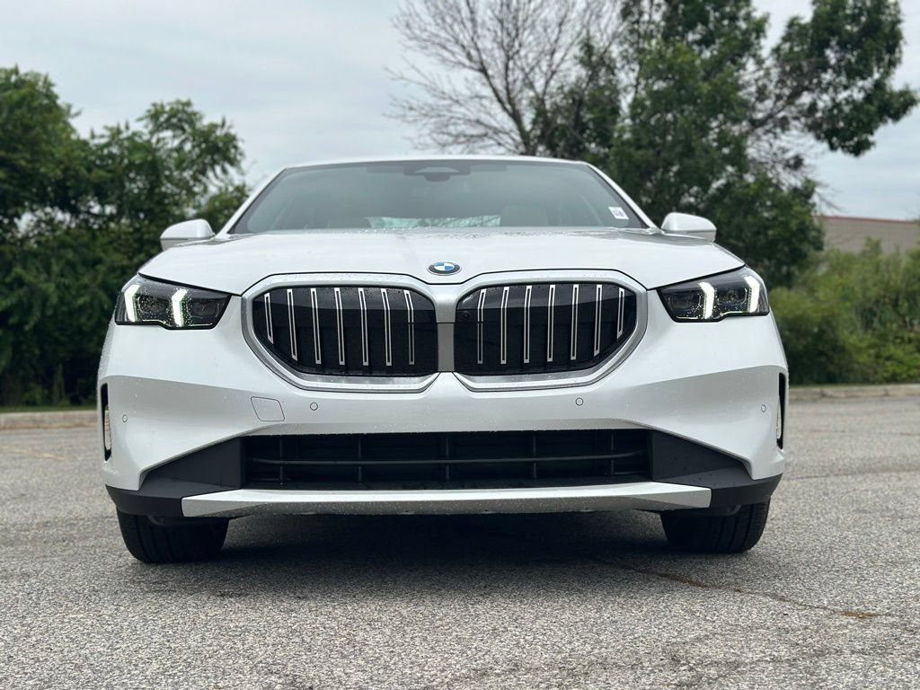 New 2026 BMW 530i xDrive w/ Premium Package AWD/4WD image 2