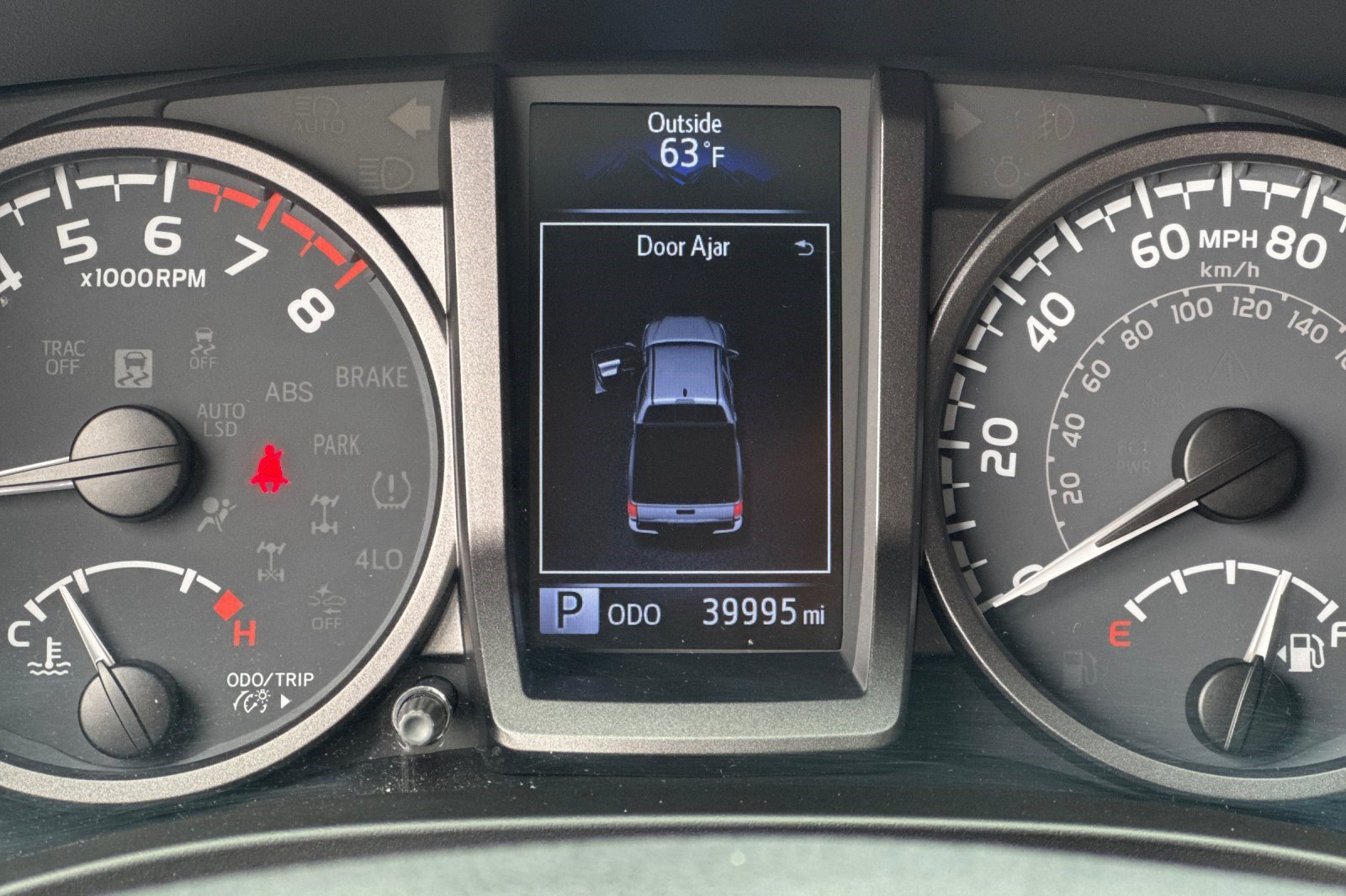 Used 2021 Toyota Tacoma TRD Off-Road w/ Technology Package AWD/4WD image 32