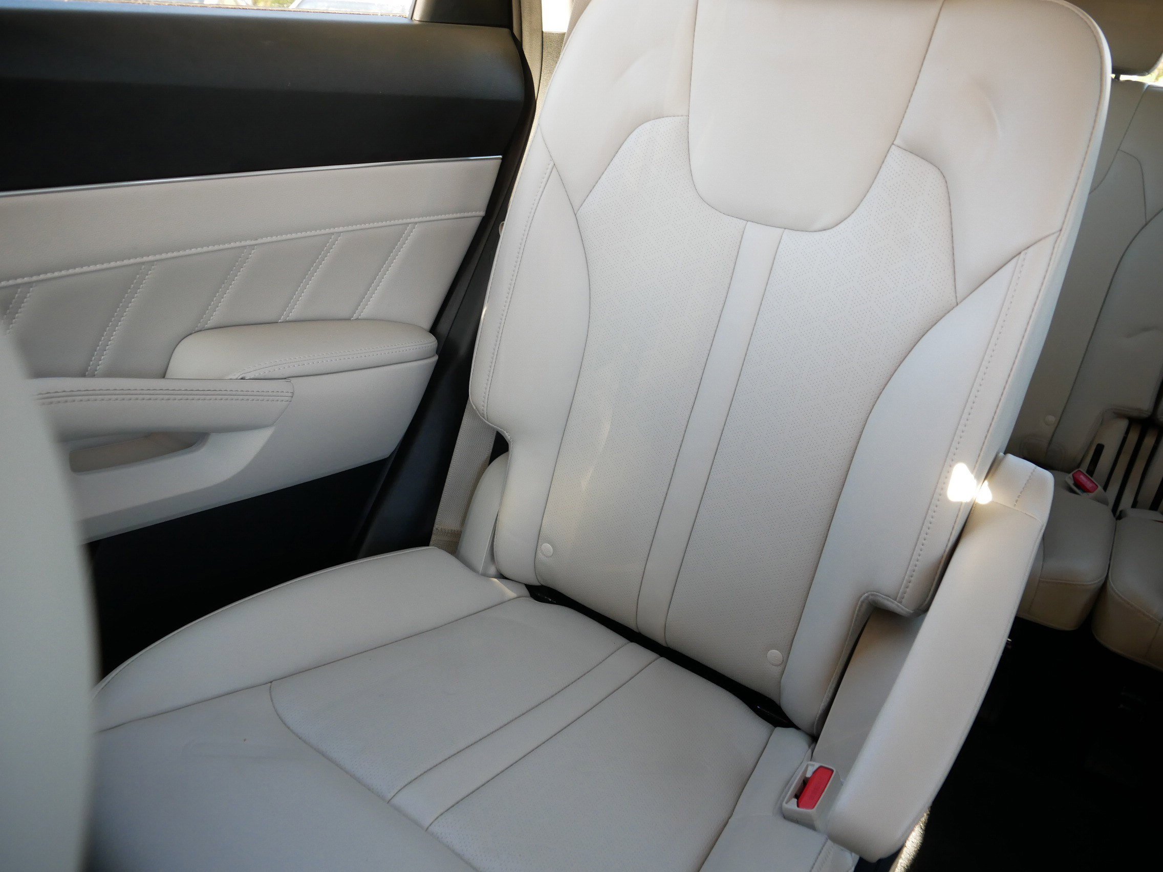 Certified 2023 Kia Sorento SX image 12