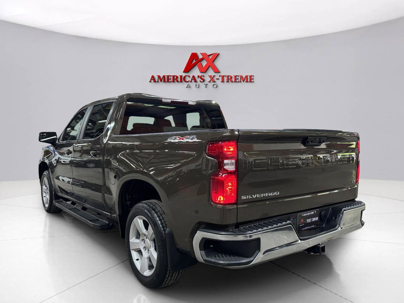 Used 2023 Chevrolet Silverado 1500 LT AWD/4WD image 5