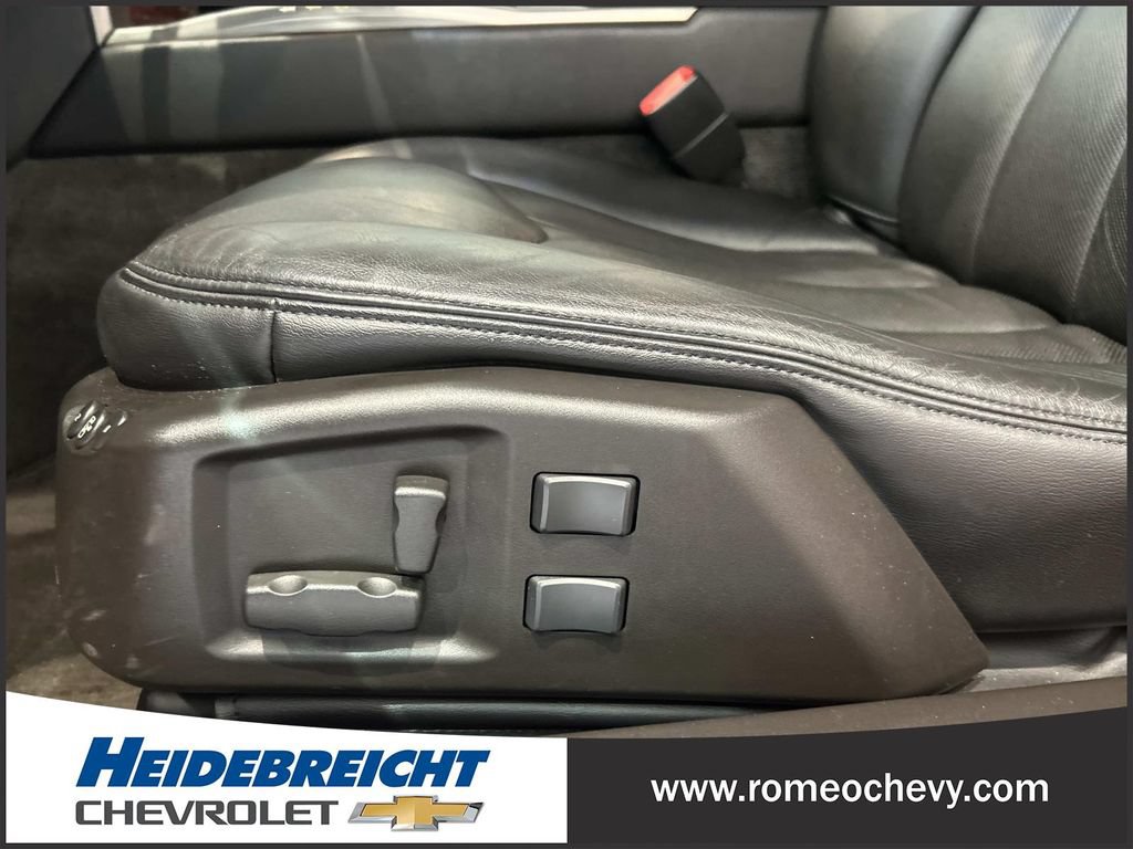 Used 2007 Cadillac XLR RWD image 11