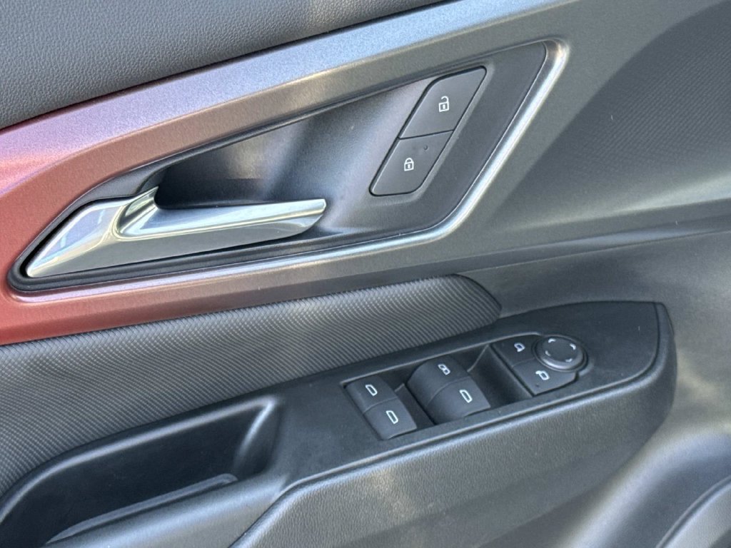 Used 2024 Chevrolet Equinox EV RS FWD image 21