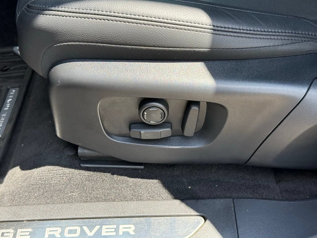 Certified 2026 Land Rover Range Rover Evoque Dynamic SE AWD/4WD image 12