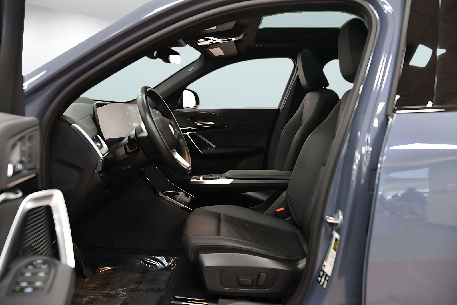 Certified 2025 BMW X2 xDrive28i image 24