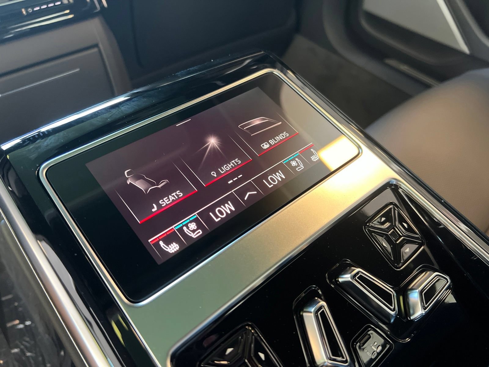 New 2026 Audi A8 L 3.0T AWD/4WD image 35