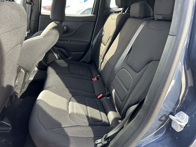 Used 2022 Jeep Renegade Latitude AWD/4WD image 23