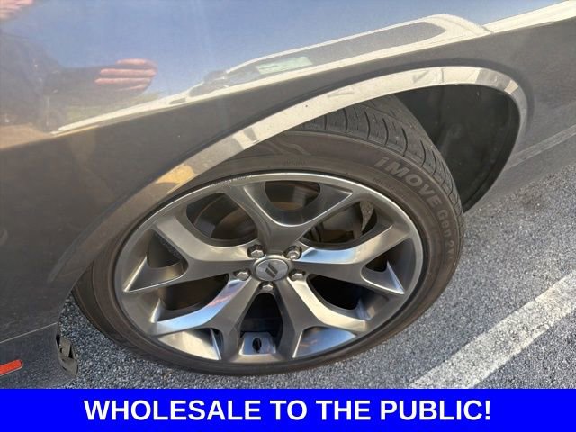 Used 2017 Dodge Challenger SXT image 3