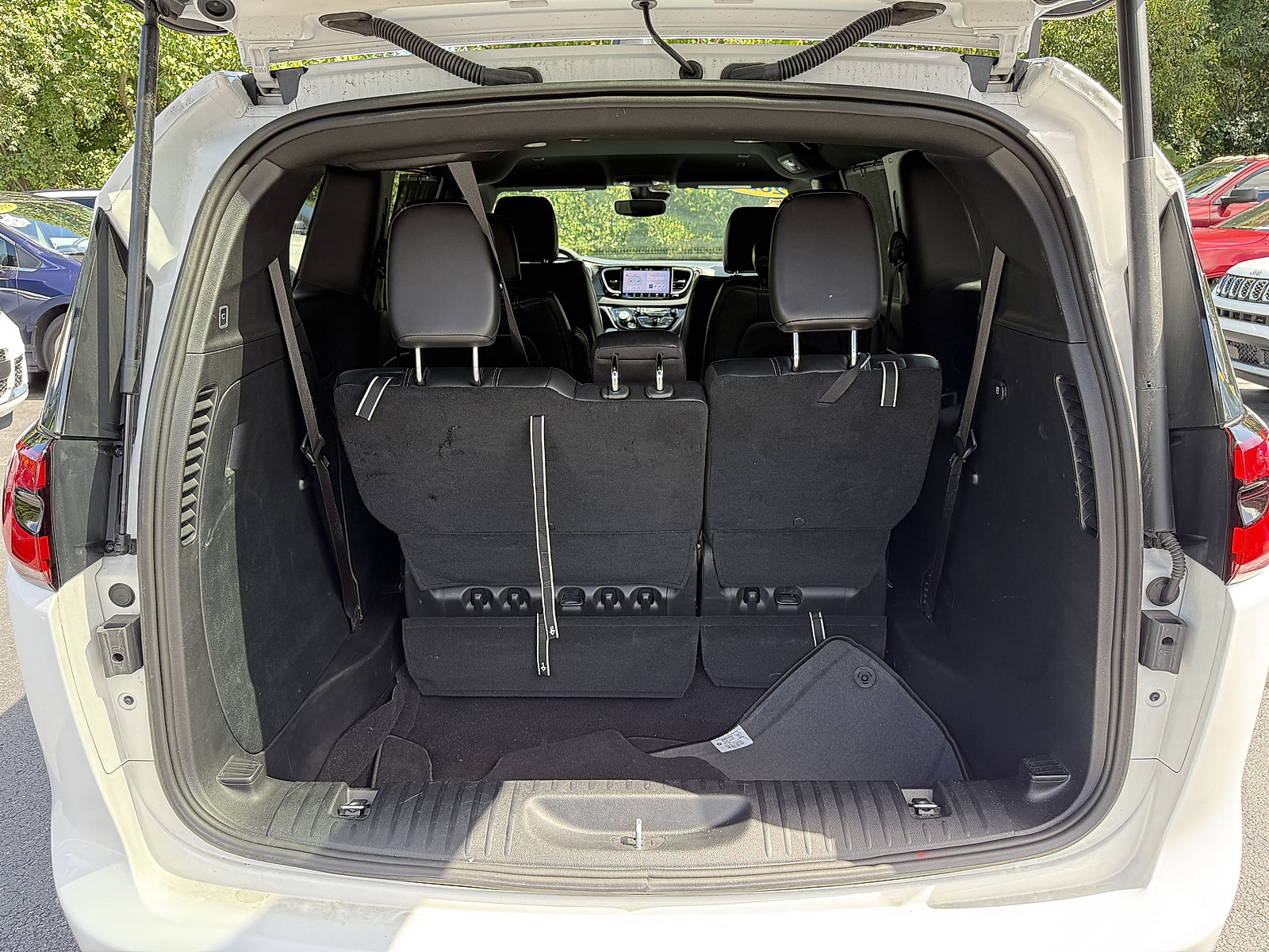 Certified 2026 Chrysler Pacifica Select FWD image 15
