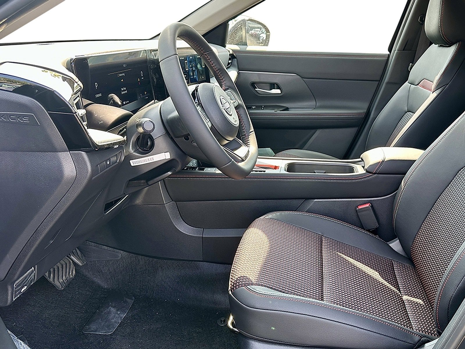 New 2026 Nissan Kicks SR w/ Cold Weather Package AWD/4WD image 10