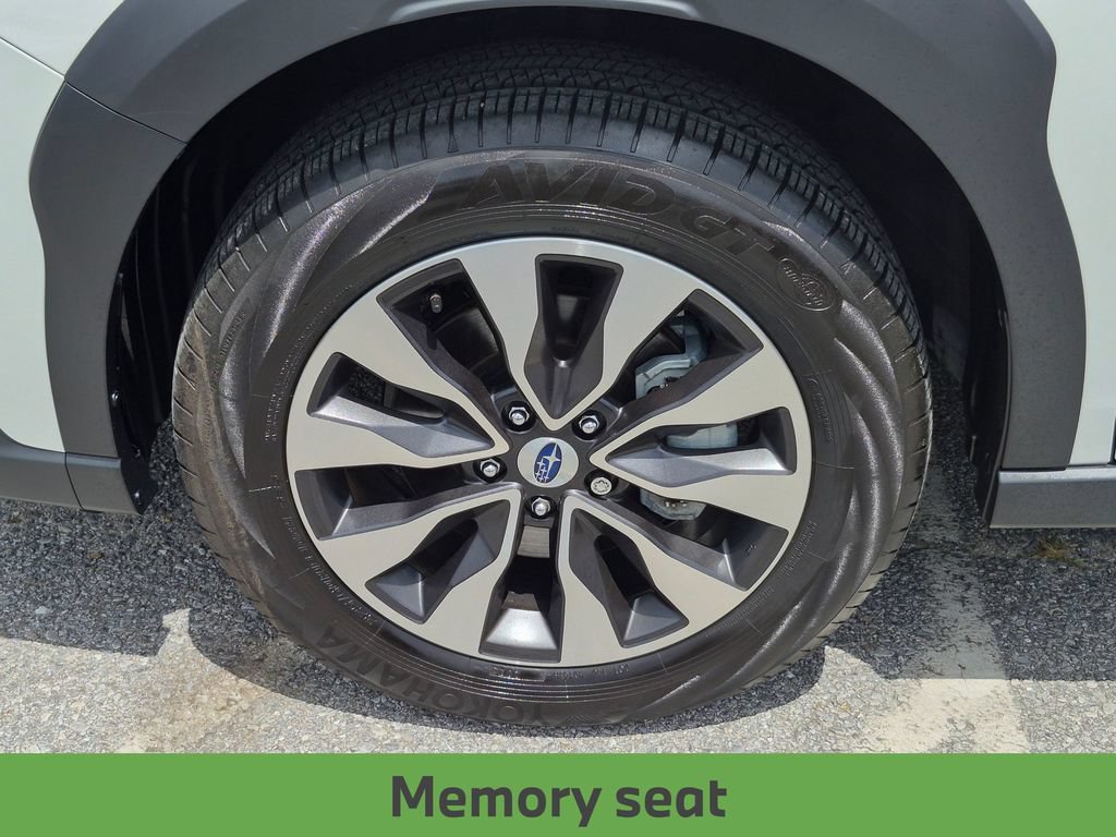 Used 2025 Subaru Outback Touring AWD/4WD image 12