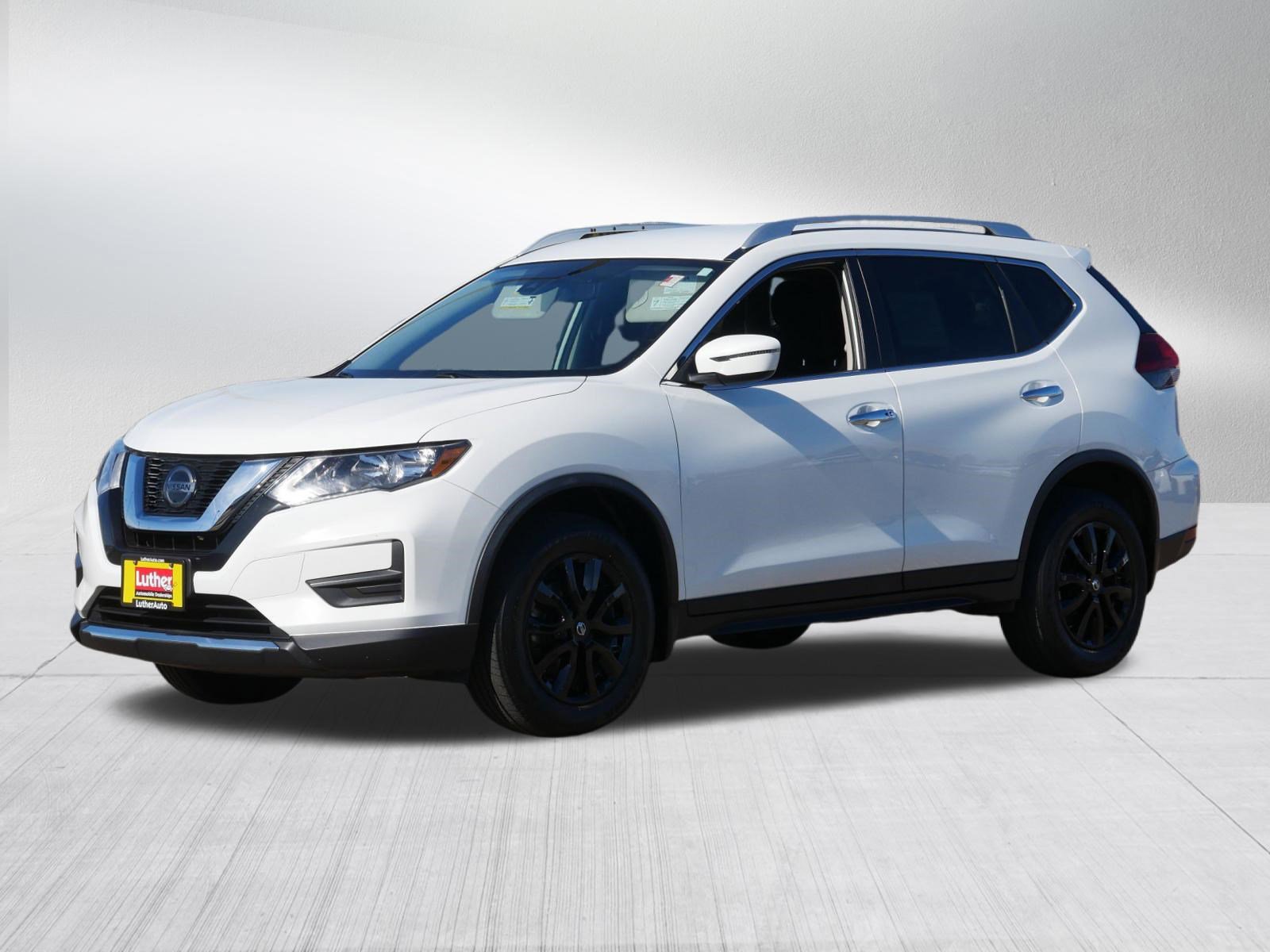 Used 2020 Nissan Rogue SV AWD/4WD image 3