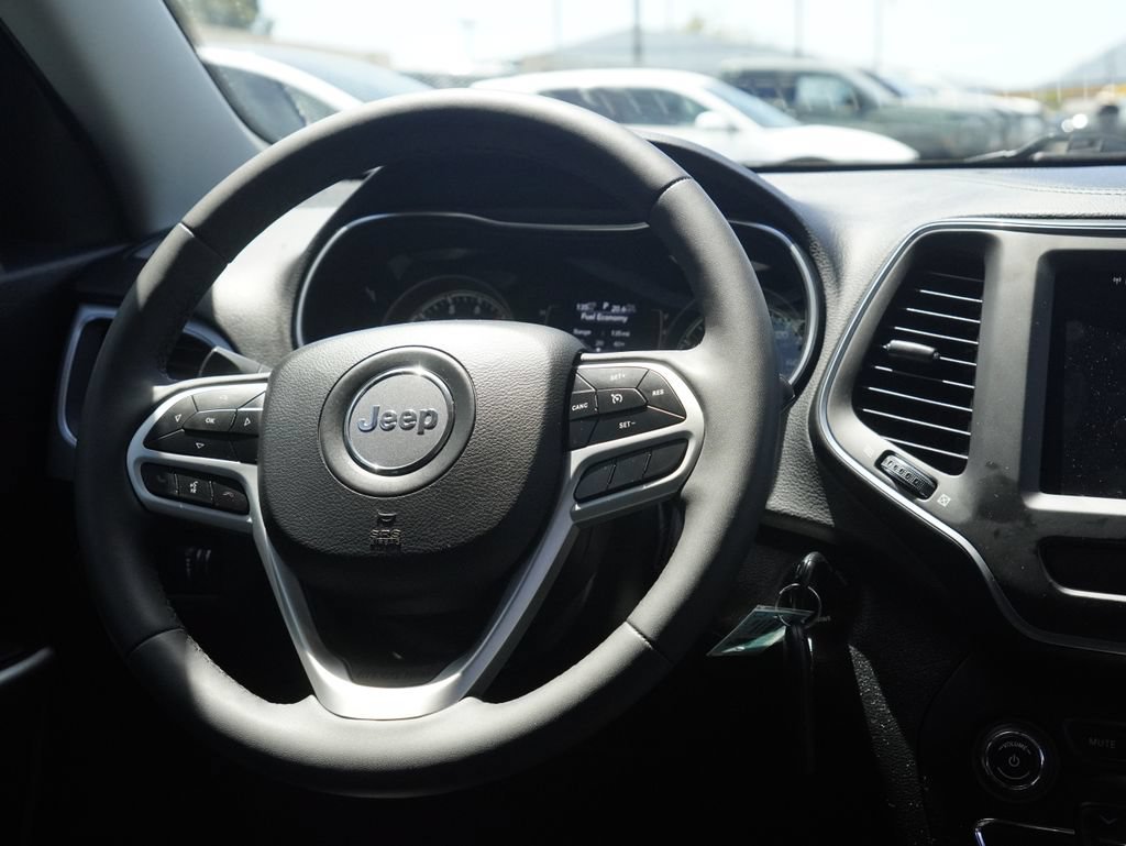 Used 2022 Jeep Cherokee Latitude AWD/4WD image 27