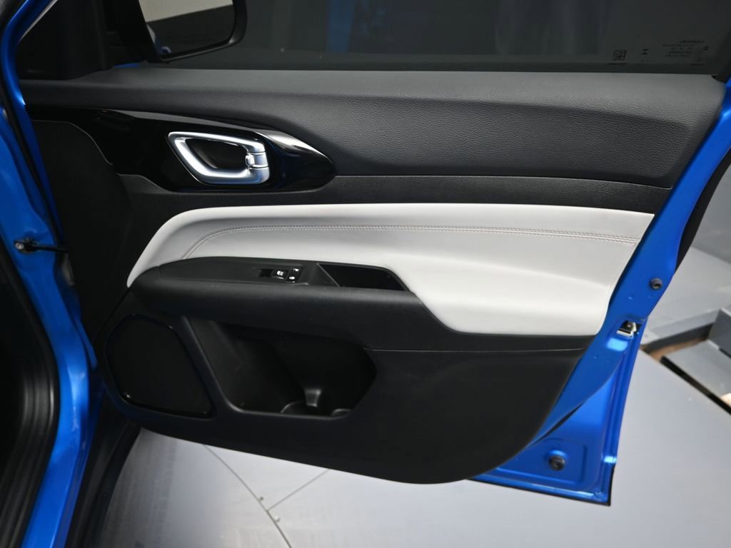 Used 2024 Jeep Compass Limited image 36