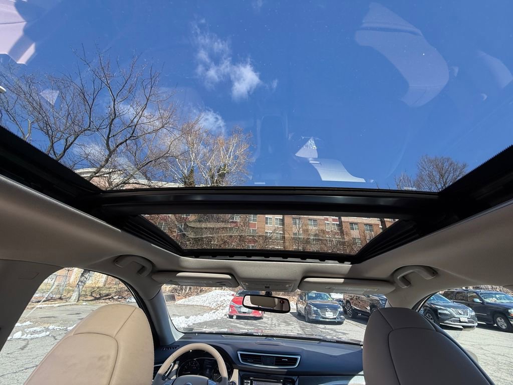 Used 2015 Nissan Rogue SL w/ SL Premium Package image 24