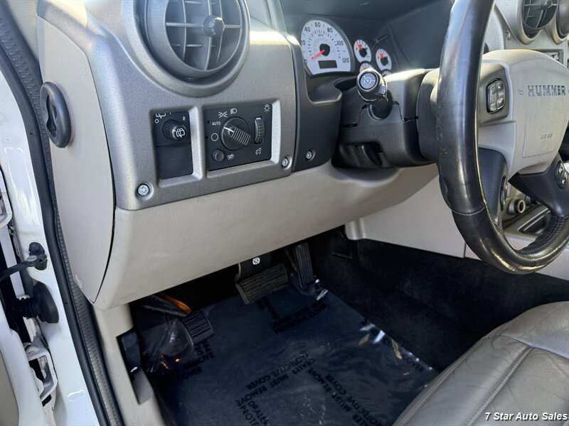 Used 2003 HUMMER H2 w/ Preferred Equipment Group AWD/4WD image 8