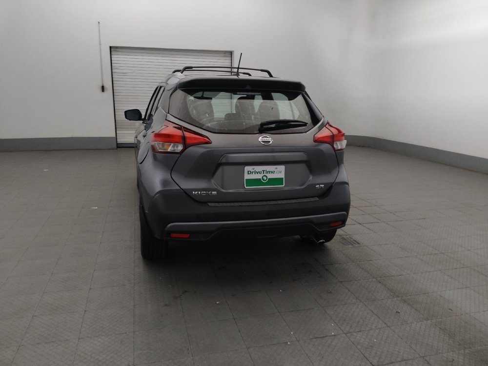 Used 2019 Nissan Kicks SR w/ SR Premium Package FWD image 6