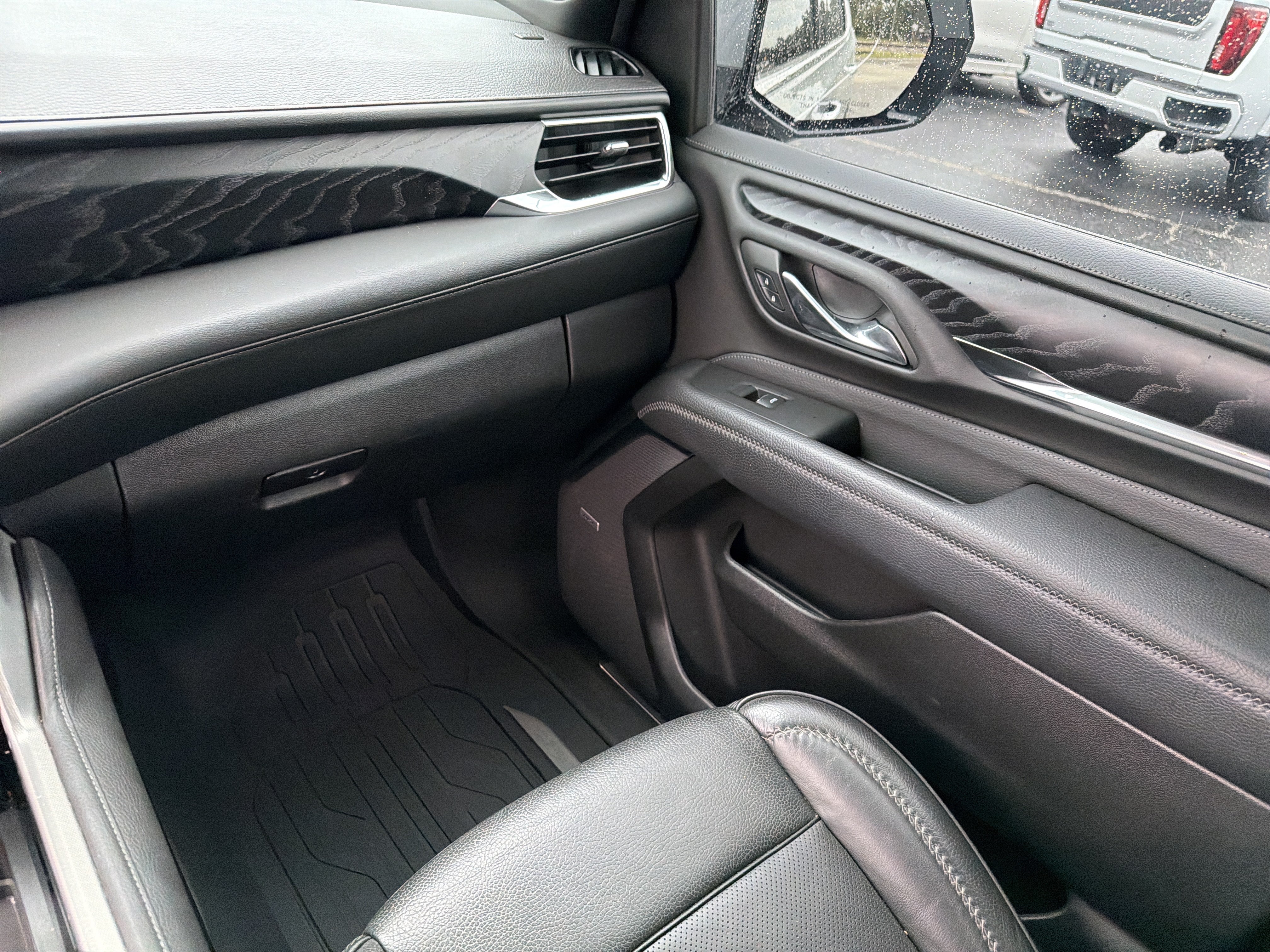 Used 2023 GMC Yukon Denali AWD/4WD image 24