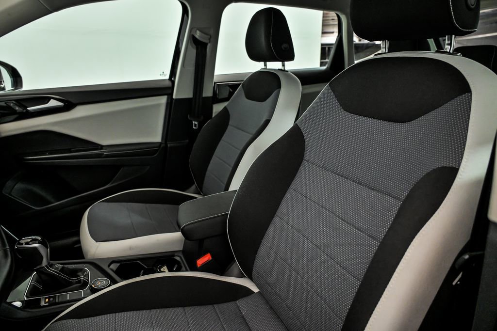 Used 2025 Volkswagen Taos S image 12