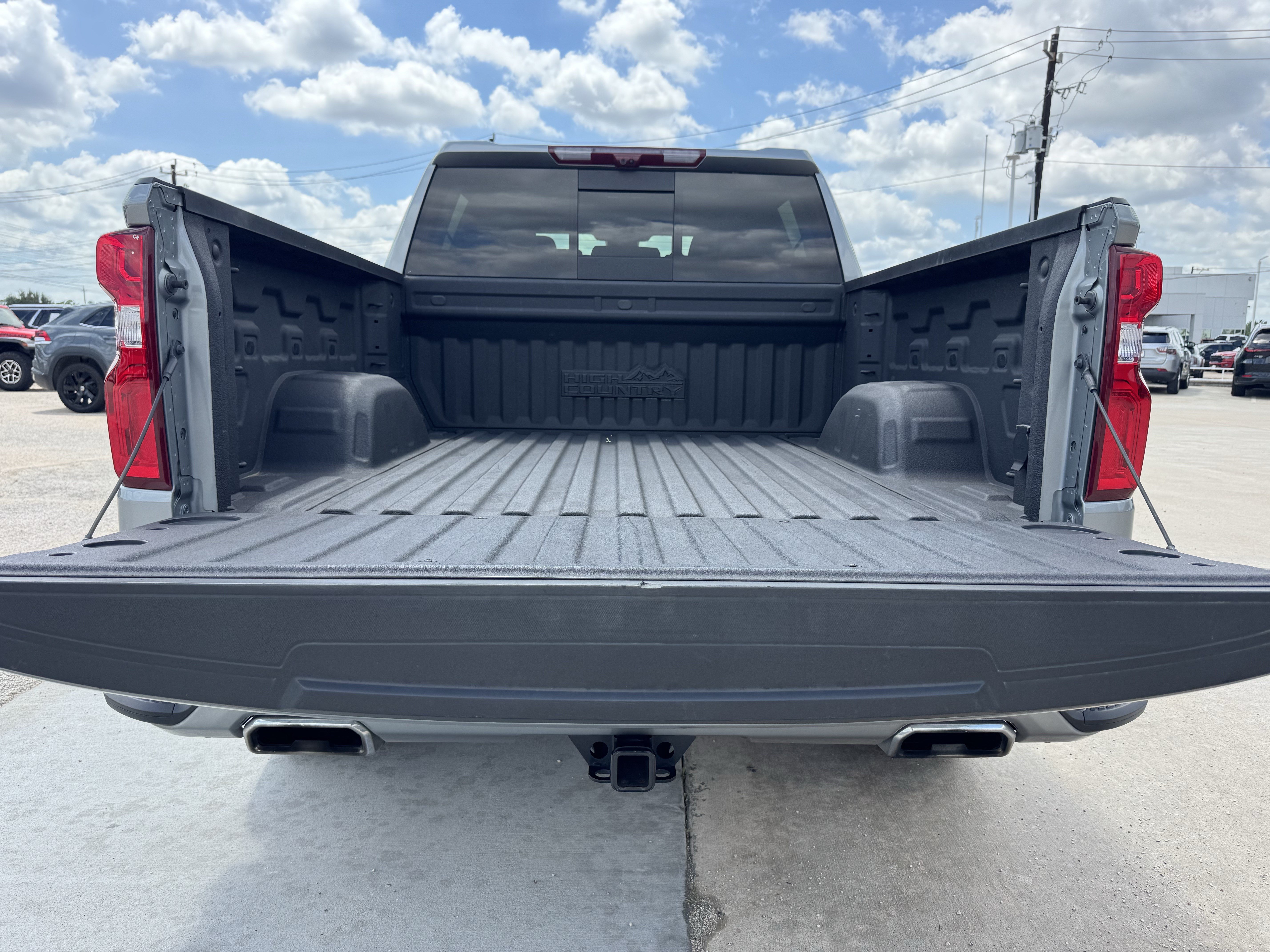 Used 2024 Chevrolet Silverado 1500 High Country w/ Technology Package AWD/4WD image 32