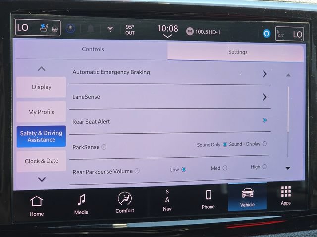 Used 2025 Chrysler Pacifica Limited FWD image 18