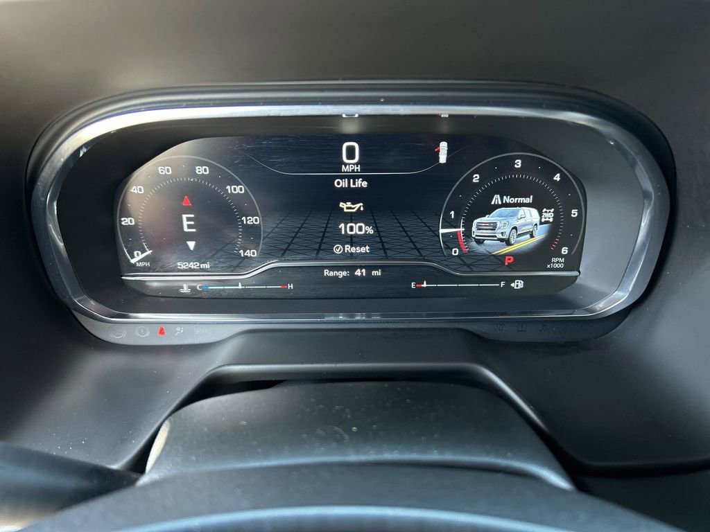 Used 2024 GMC Yukon AT4 w/ Technology Package AWD/4WD image 11