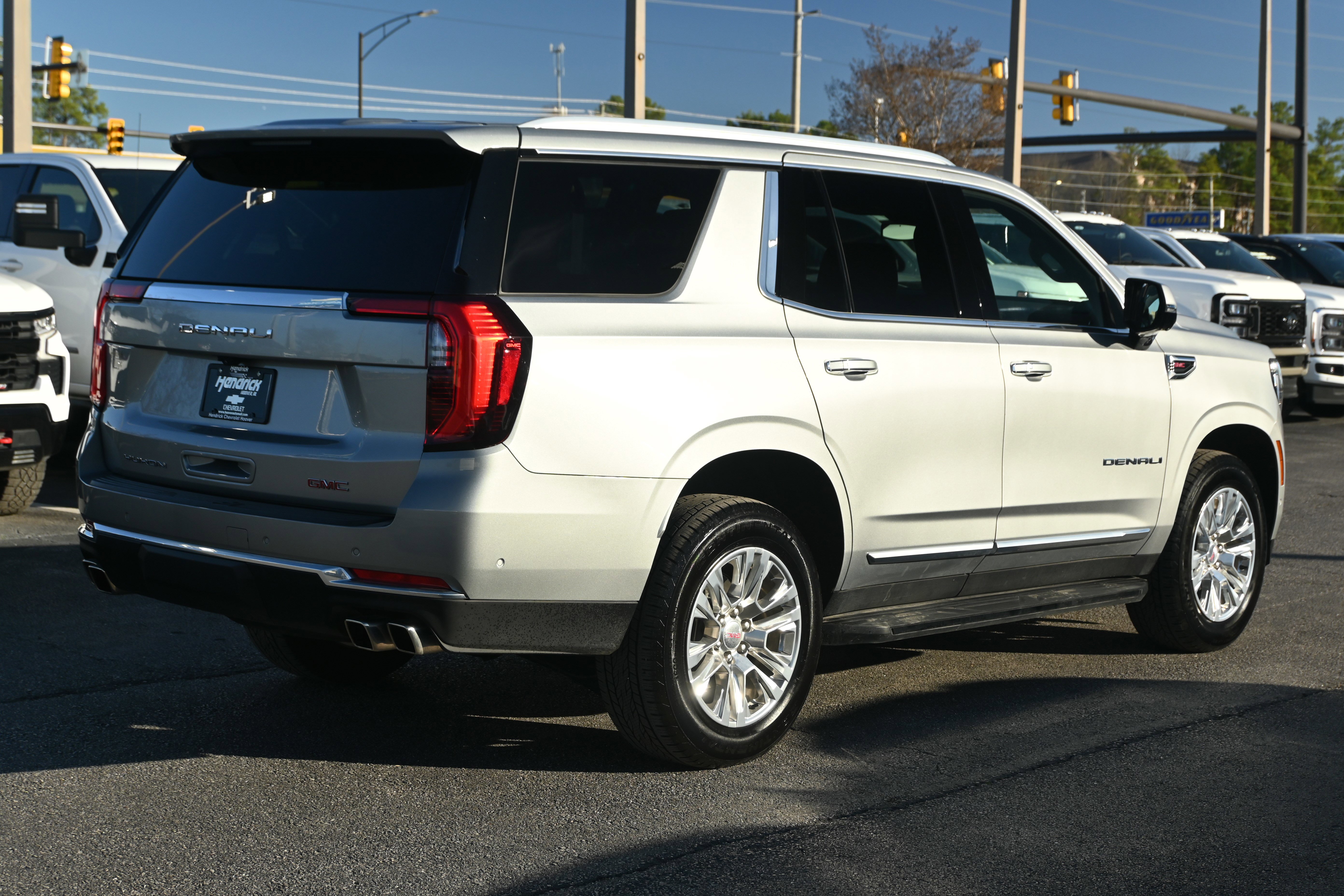Used 2025 GMC Yukon Denali image 17