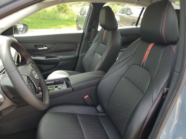 New 2026 Nissan Sentra SR w/ SR Premium Package FWD image 5