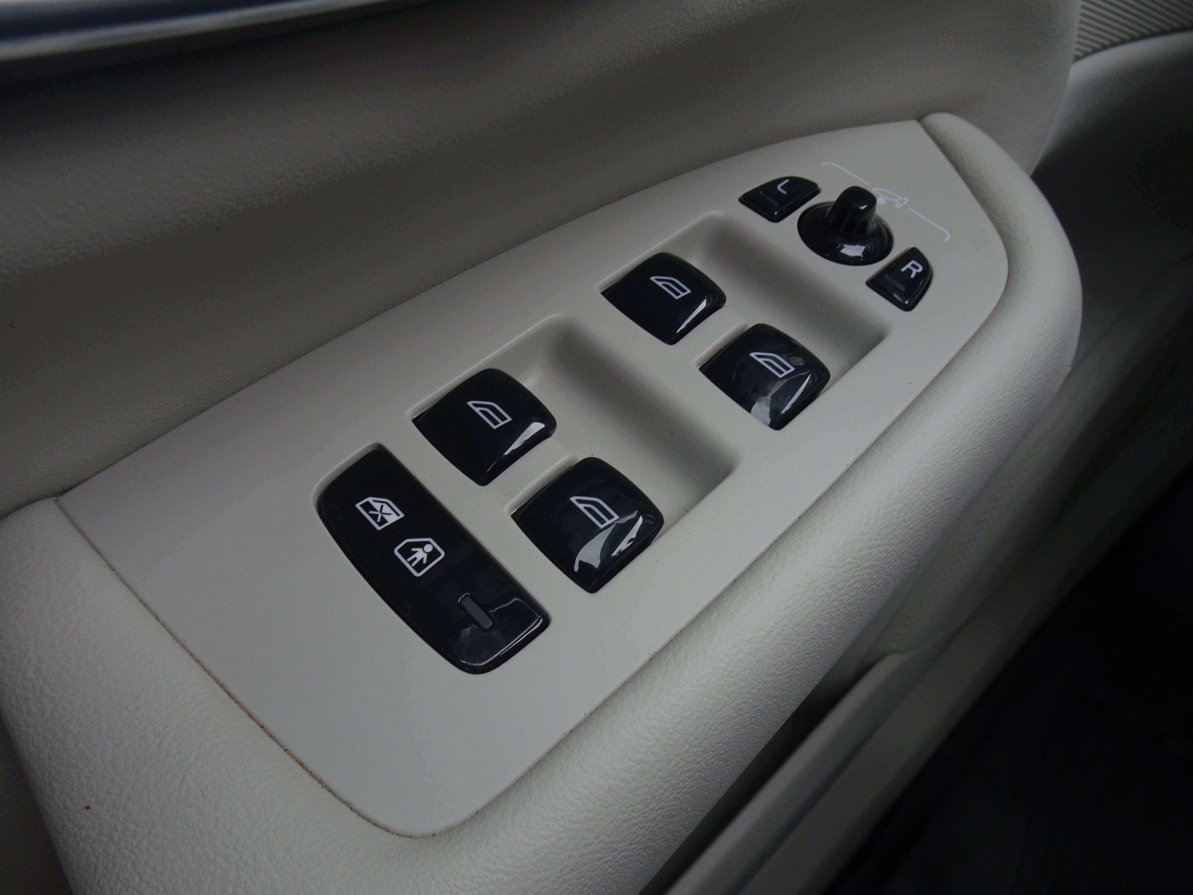 Used 2023 Volvo XC90 T8 Ultimate w/ Lounge Package AWD/4WD image 29