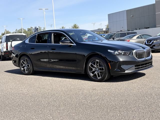 Used 2026 BMW 530i w/ Premium Package RWD image 4