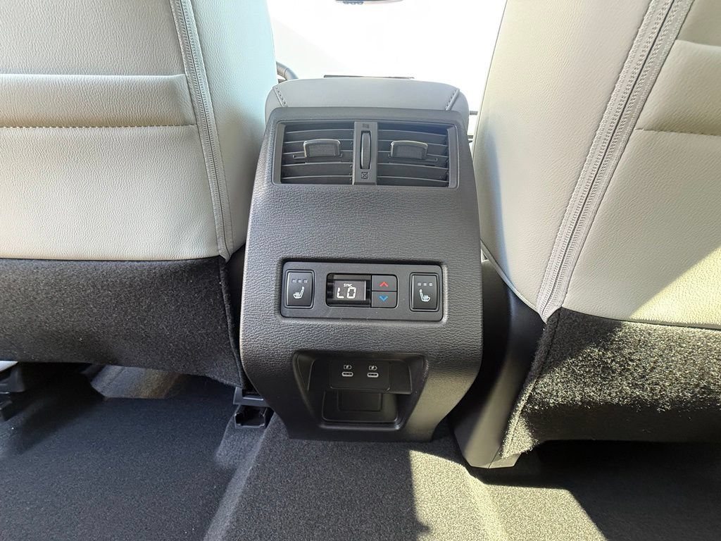 New 2026 Mitsubishi Outlander SEL FWD image 40