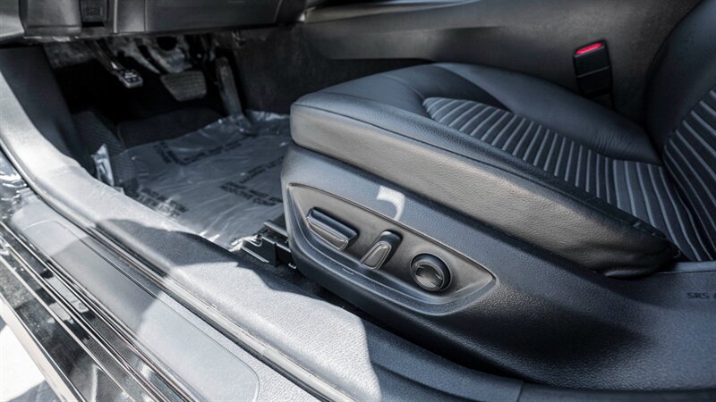 Used 2022 Toyota Camry SE w/ Convenience Package FWD image 21