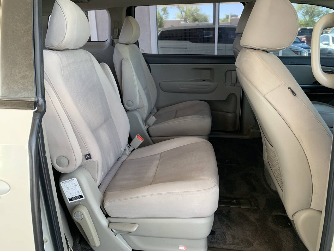 Used 2016 Kia Sedona L FWD image 9