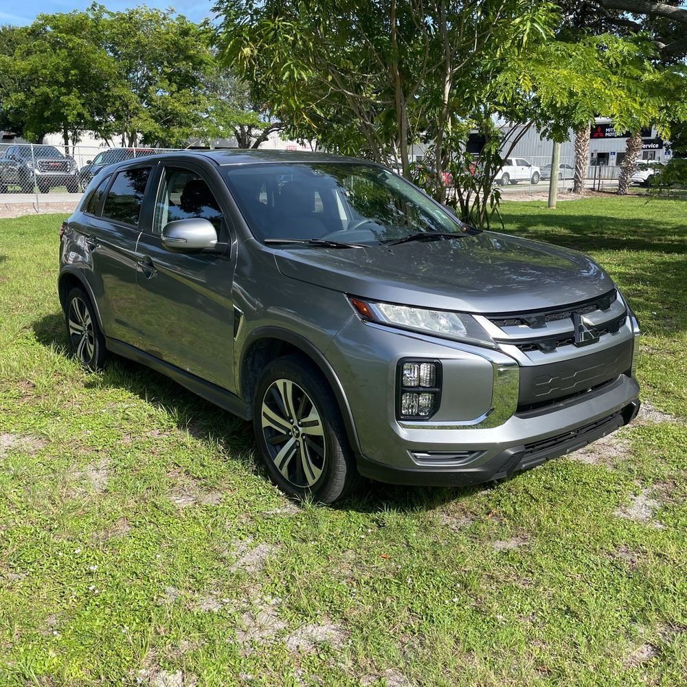 Used 2022 Mitsubishi Outlander Sport SE image 1