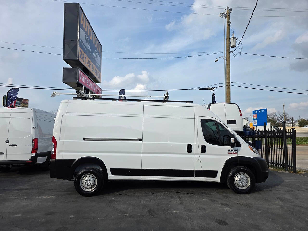 Used 2020 RAM ProMaster 2500 w/ Premium Appearance Group image 3