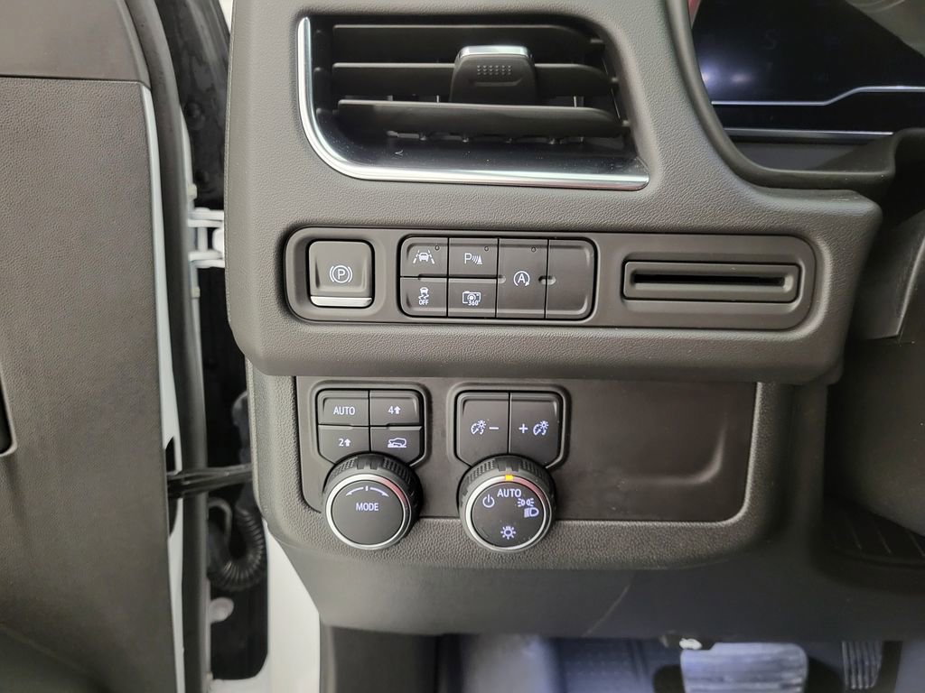 Used 2024 Chevrolet Tahoe RST w/ Luxury Package AWD/4WD image 9