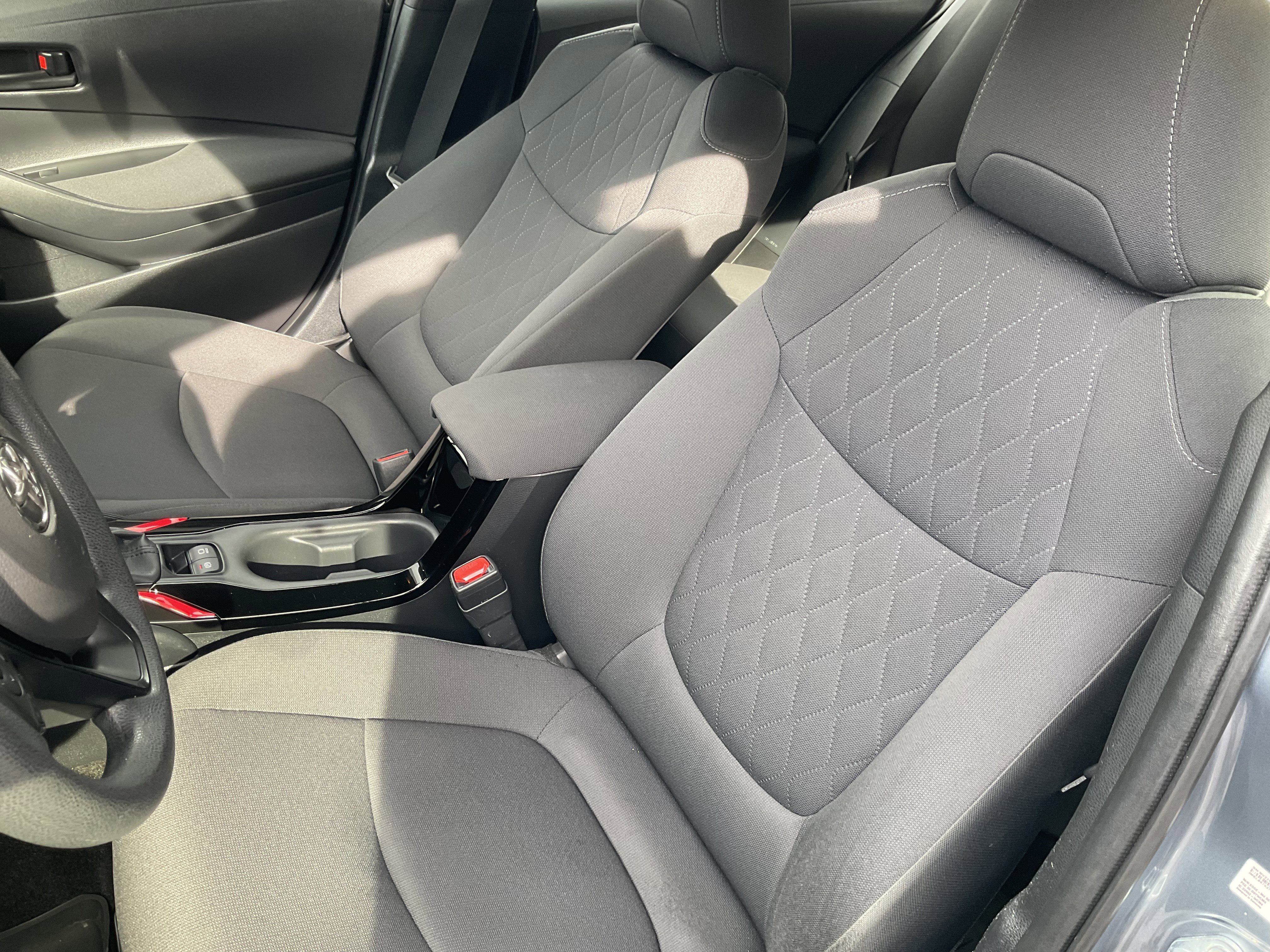 Used 2022 Toyota Corolla LE FWD image 28
