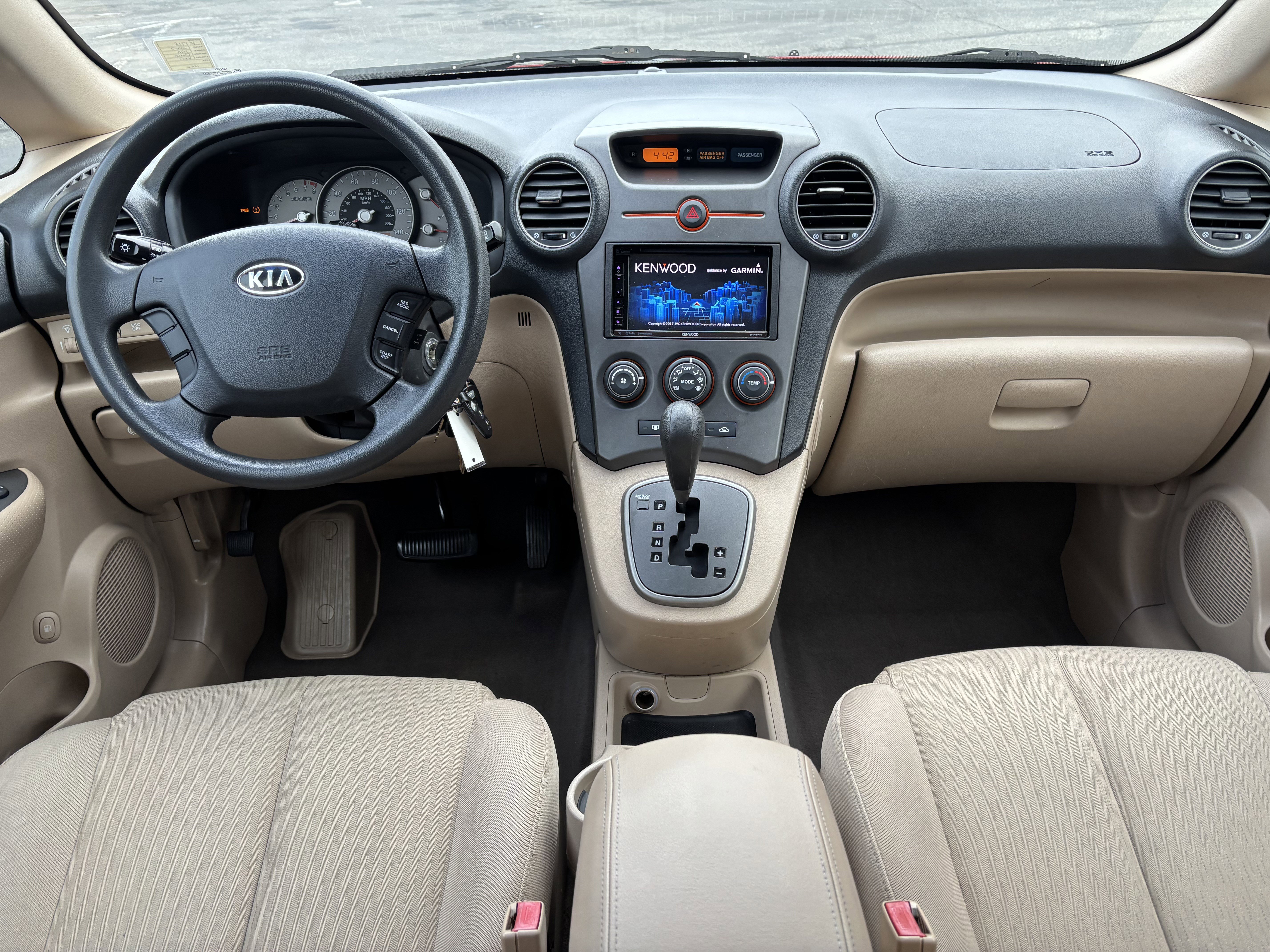 Used 2007 Kia Rondo LX w/ Convenience Pkg image 22
