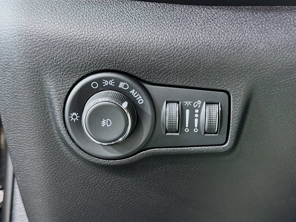 Used 2022 Jeep Compass Latitude AWD/4WD image 18