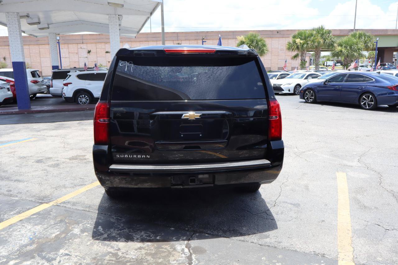 Used 2019 Chevrolet Suburban LT AWD/4WD image 4