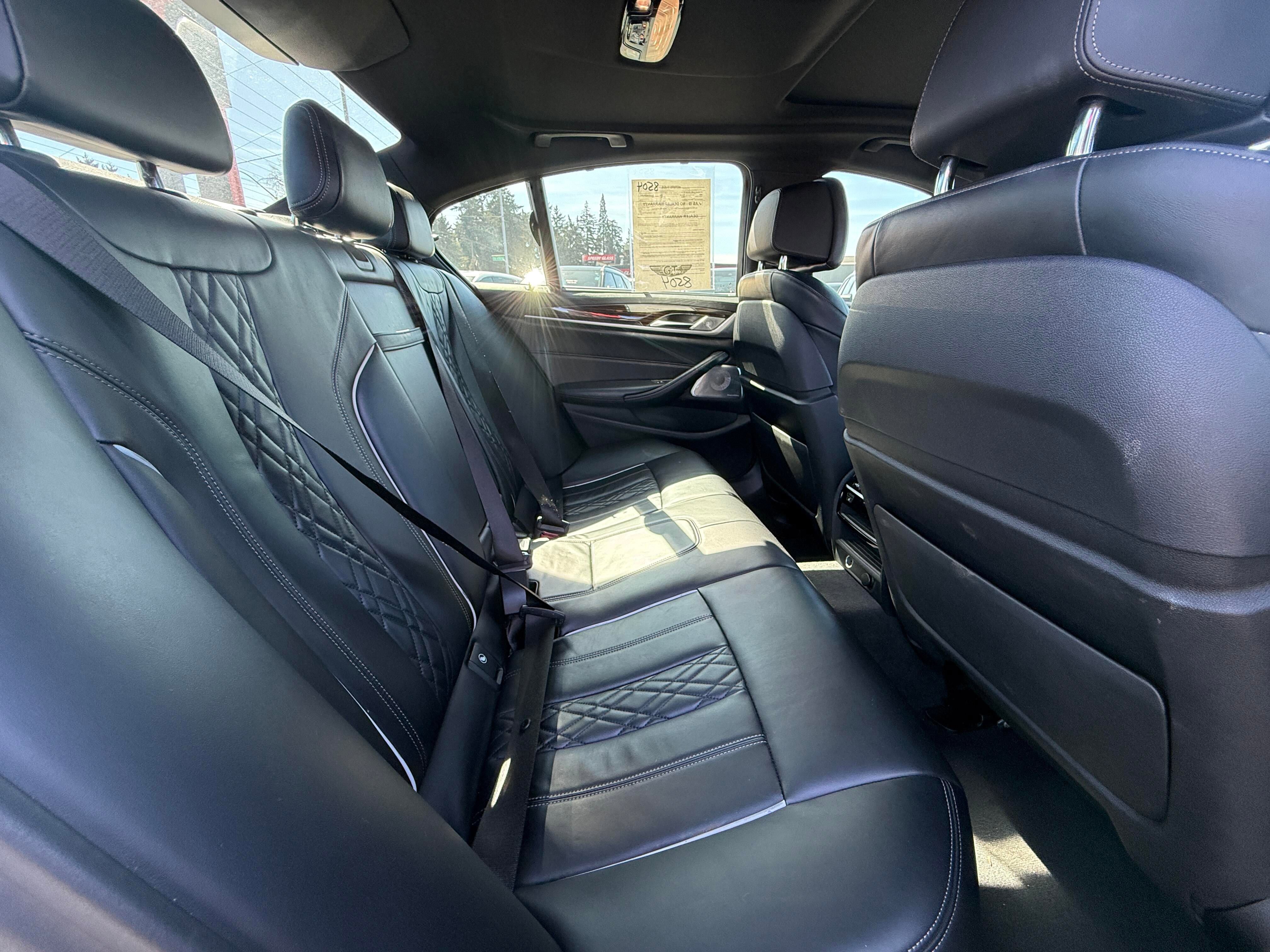 Used 2018 BMW M550i xDrive image 10