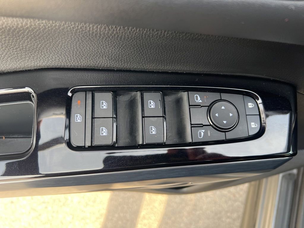 Certified 2024 Nissan Pathfinder SL image 48