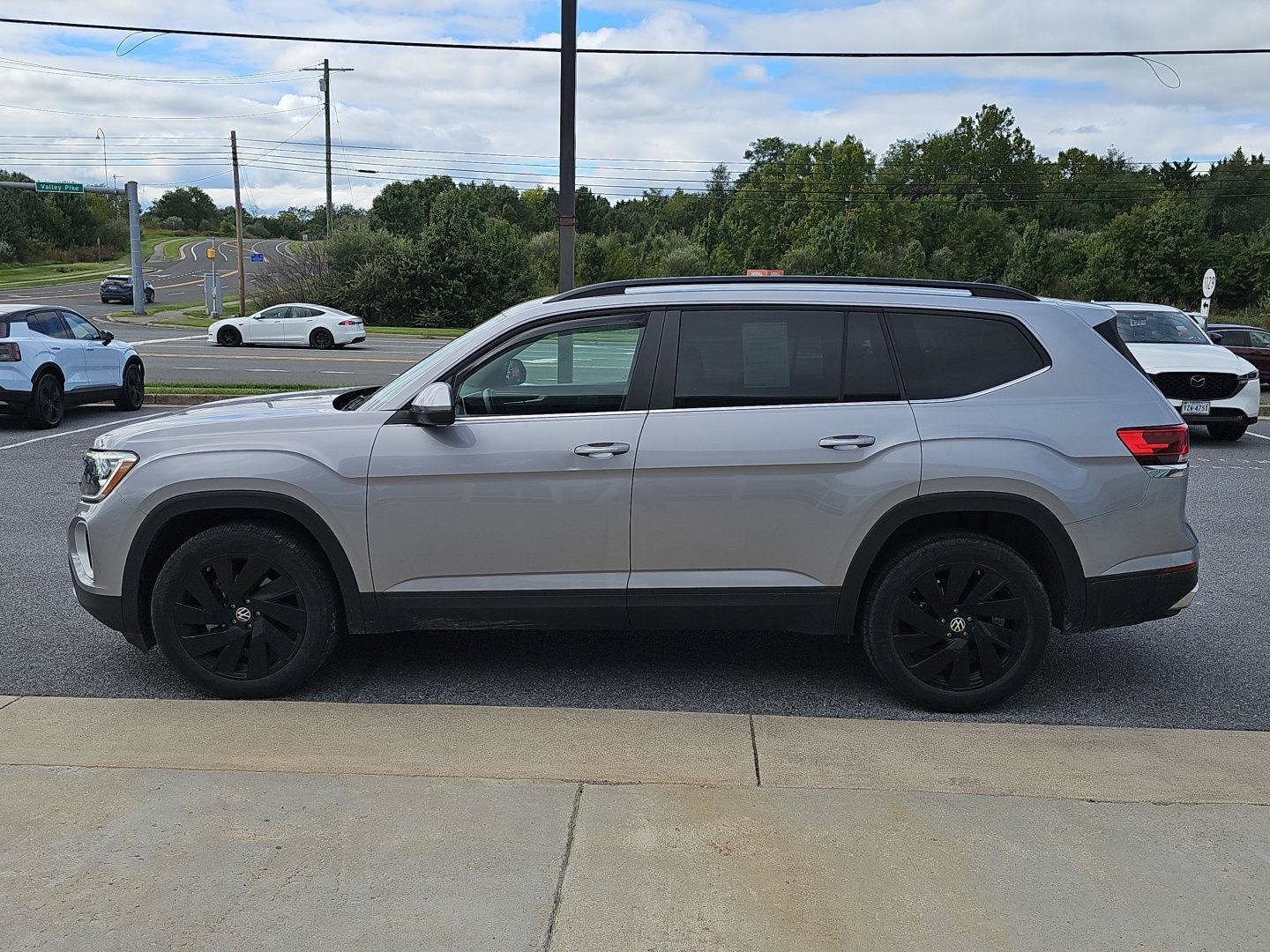 Used 2024 Volkswagen Atlas SE AWD/4WD image 29