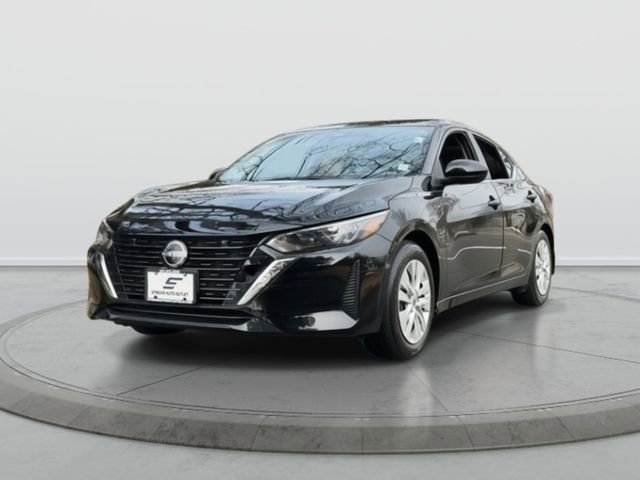 Used 2024 Nissan Sentra S image 3