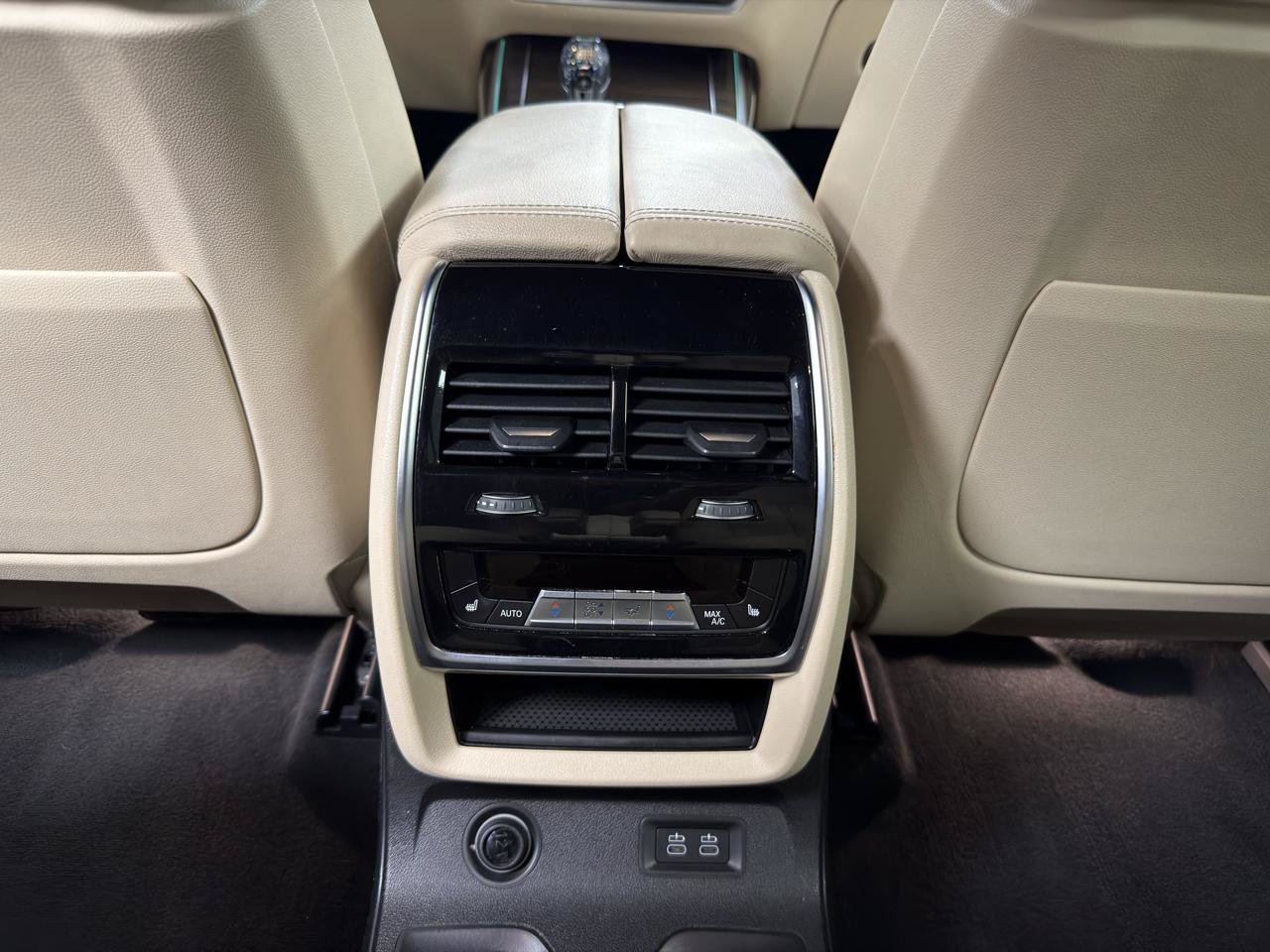 Used 2021 BMW X7 xDrive40i w/ Executive Package AWD/4WD image 32