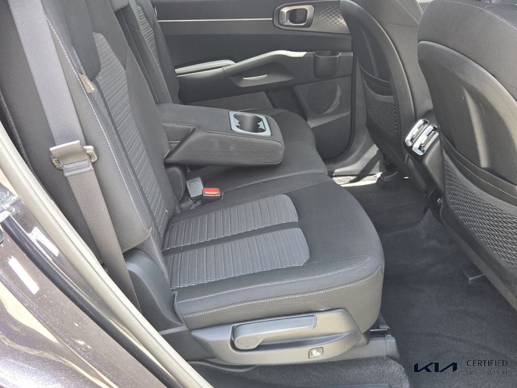 Certified 2026 Kia Sorento LX FWD image 16