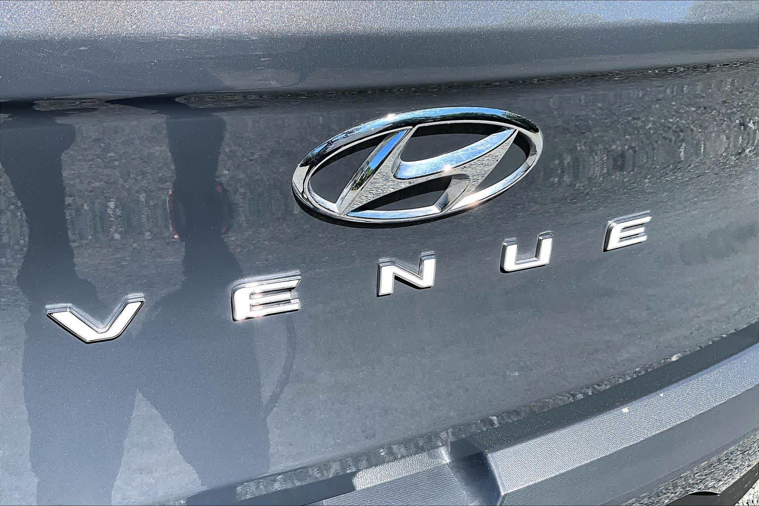 Used 2024 Hyundai Venue SEL FWD image 10