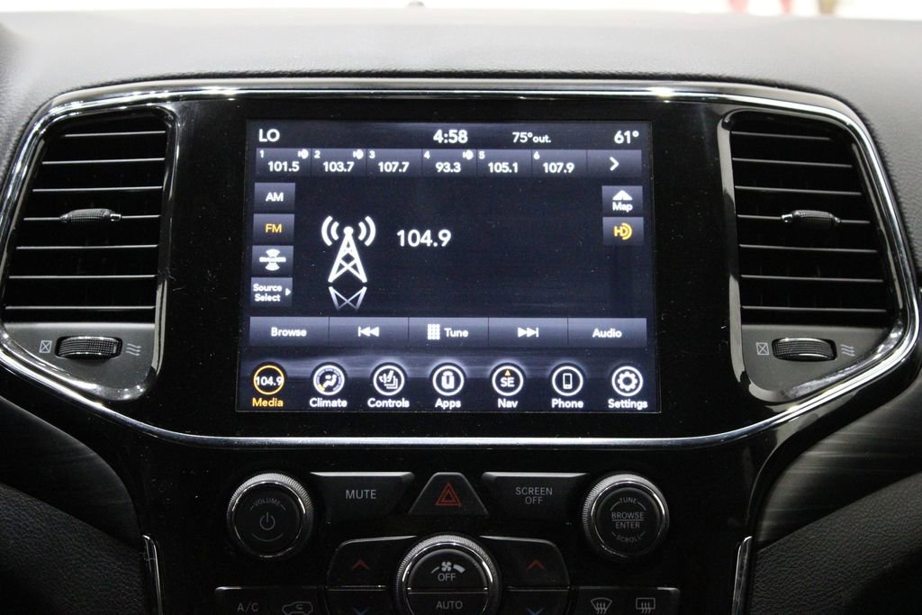 Used 2022 Jeep Grand Cherokee Laredo X image 32