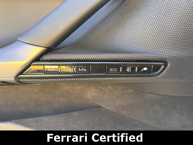 Used 2022 Ferrari SF90 Spider image 19